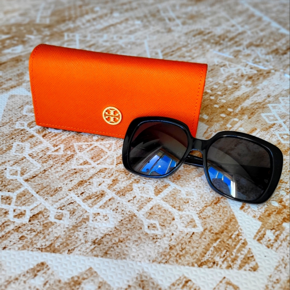 NEVER WORN Tory Burch Sunglasses